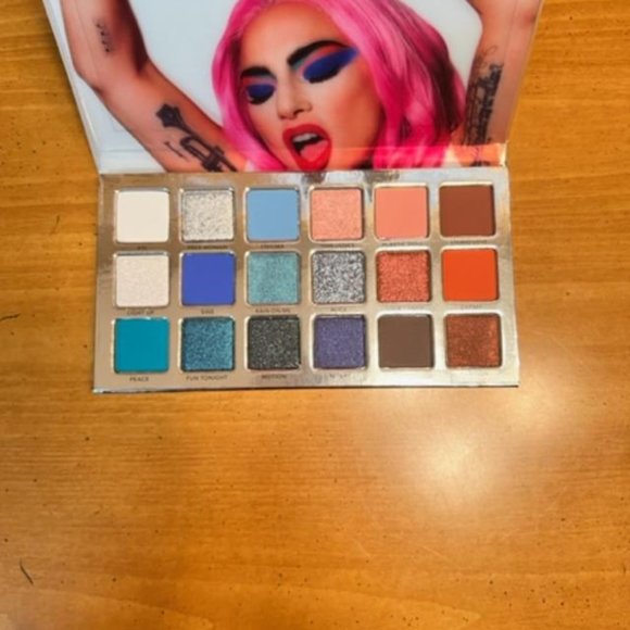 Haus Laboratories Stupid Love Eyeshadow Palette - Picture 2 of 2